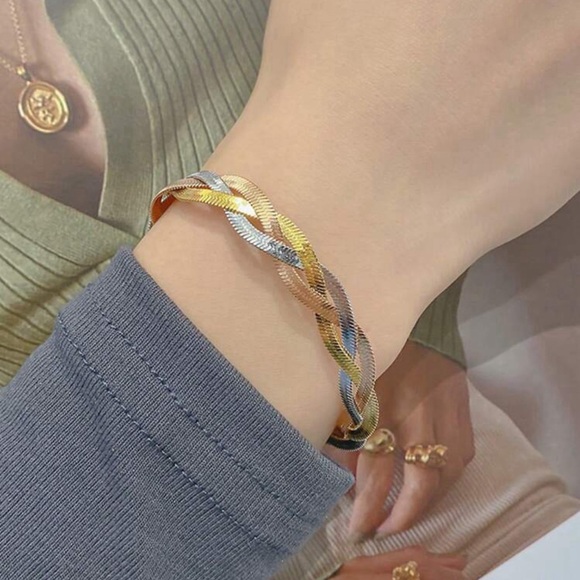 Women Stainless Steel Snake Chain Necklace & Bracelet Set - Picture 5 of 8